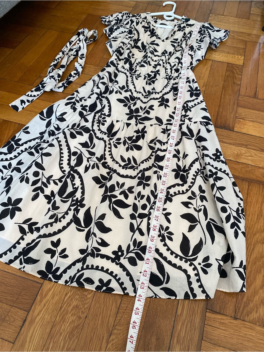 Ann Taylor Floral Print Midi Dress Small Black Ivory Flutter Sleeve Belted Lined - Picture 3 of 10